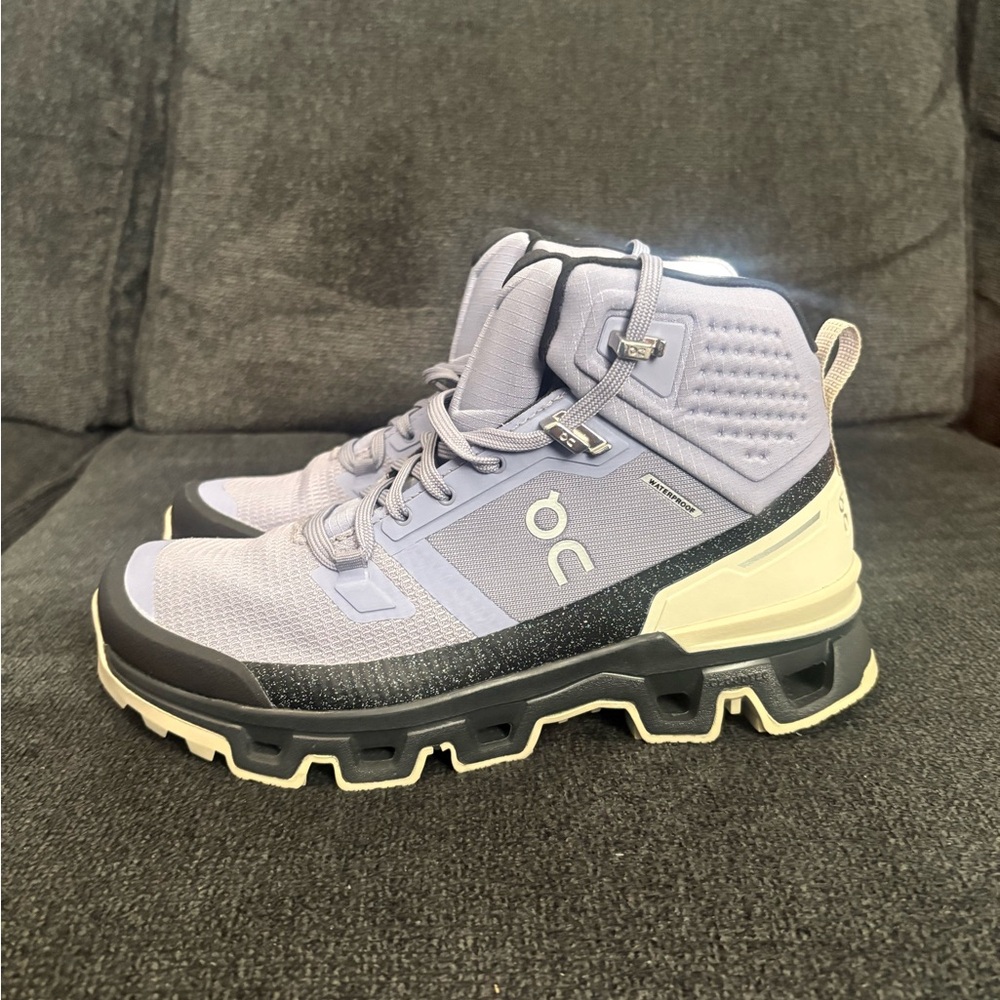 Size 7 - On Cloudrock 2 Waterproof - Glacier / Eclipse - Womens - Picture 3 of 7